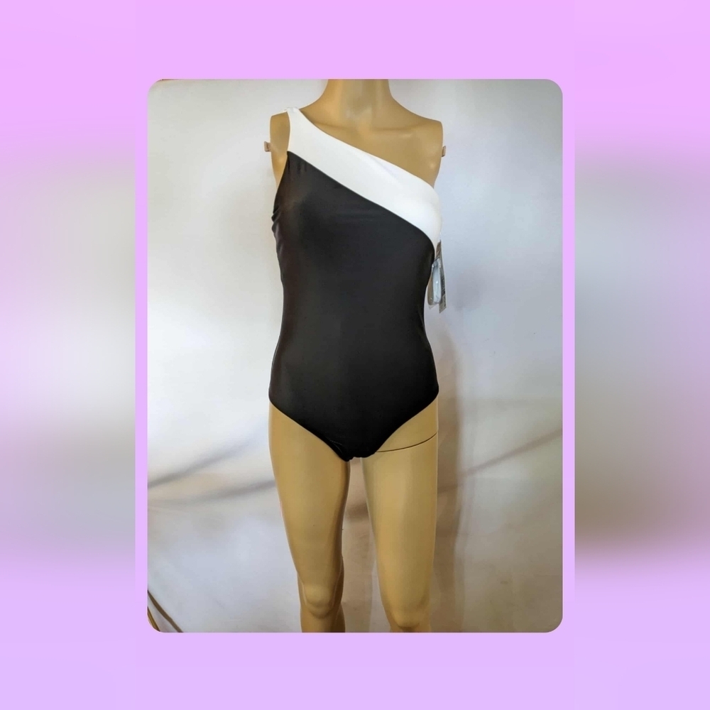 Nwt Black and White One-Shoulder Swimsuit - Picture 6 of 7